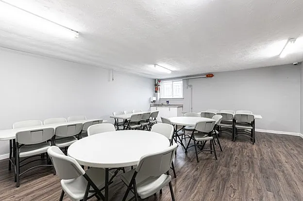 252 King St E — Photo 7