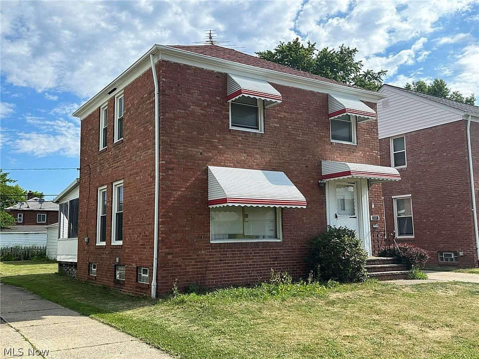 2nd image of 20901 Tracy Ave