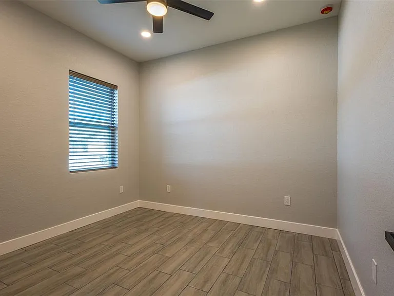 9912 Golden Loop — Photo 27