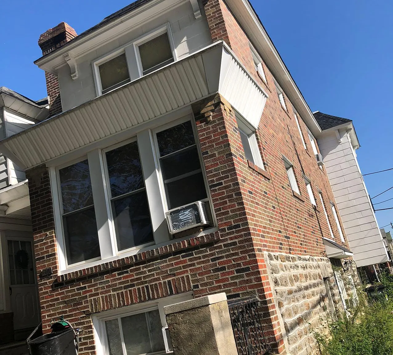 3359 Wellington St — Photo 1