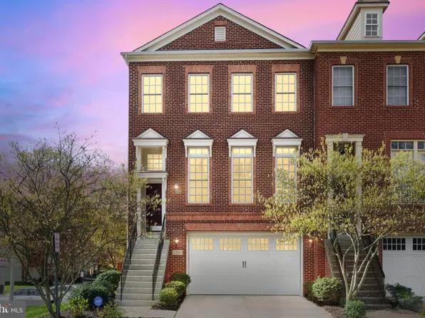 2794 Marywood Oaks Ln, Vienna, VA 22181