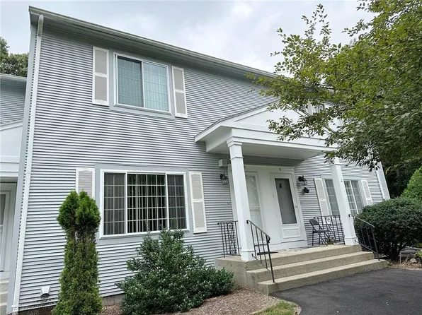 9 Eagle Run #B, Warwick, RI 02818