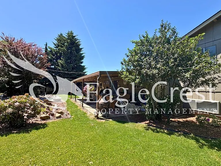 924 Shasta Dr — Photo 25