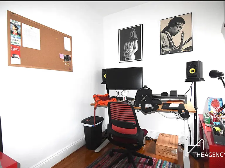 139 Russell St #2R — Photo 4