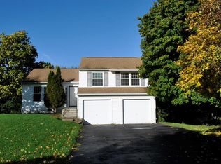 45 Maple Valley Cres, Rochester, NY 14623