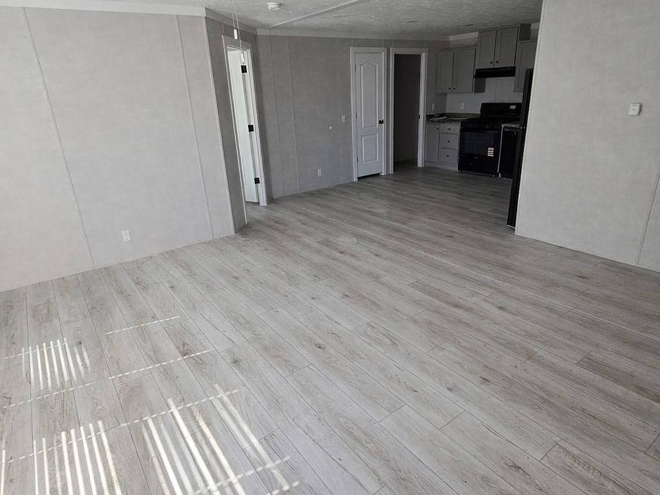 2nd image of 4809 W Windsor Rd #B07