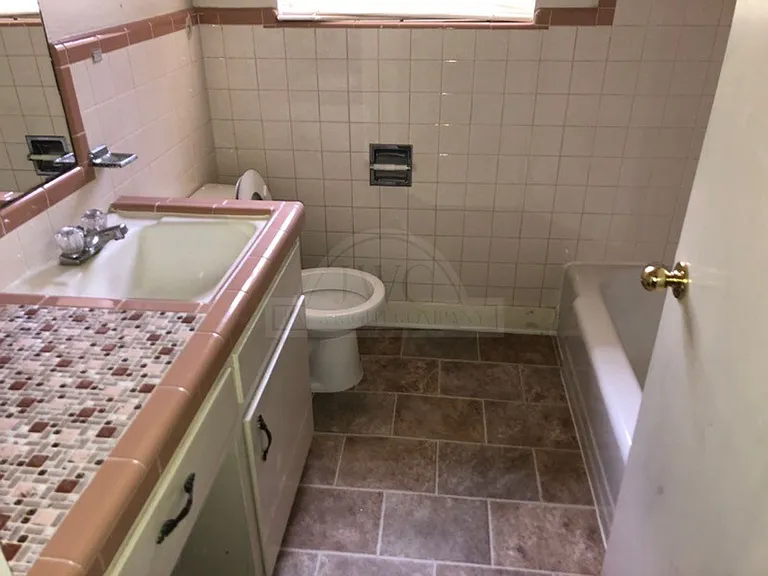 208 Oak St — Photo 12