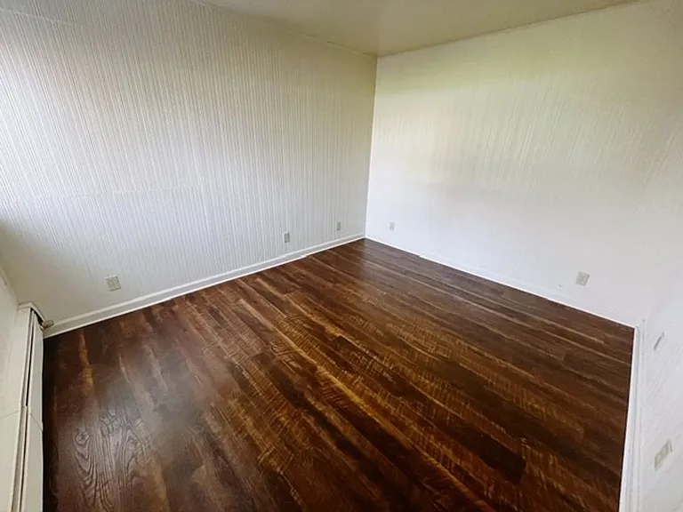 1335 Hyder St — Photo 71