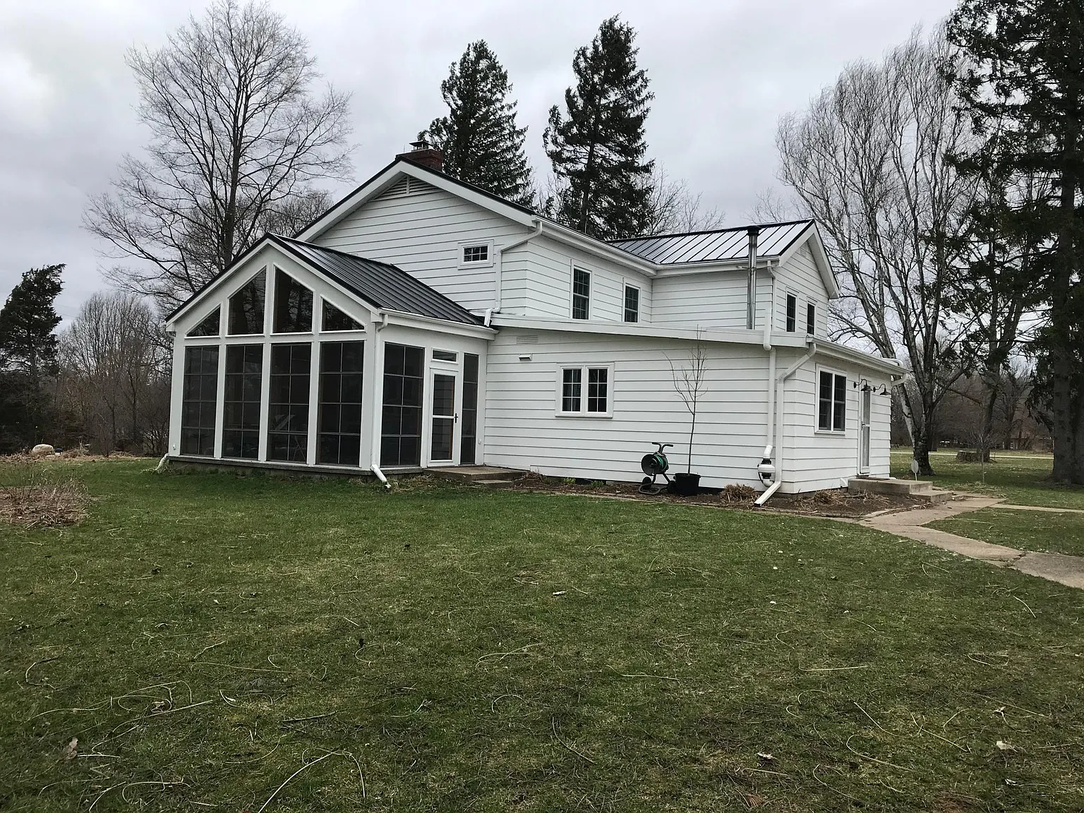 4 bed, 2519 sqft, $3,500 — Photo 4