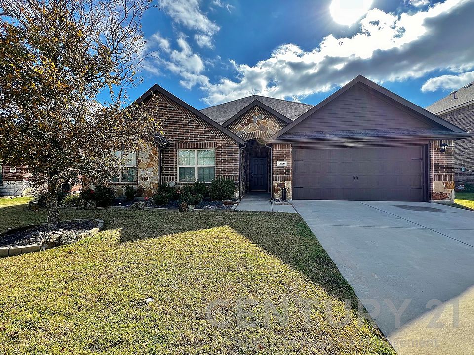 1st image of 526 Clearlake Dr