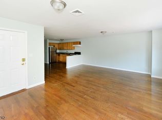 12 Amity St, Paterson, NJ 07522