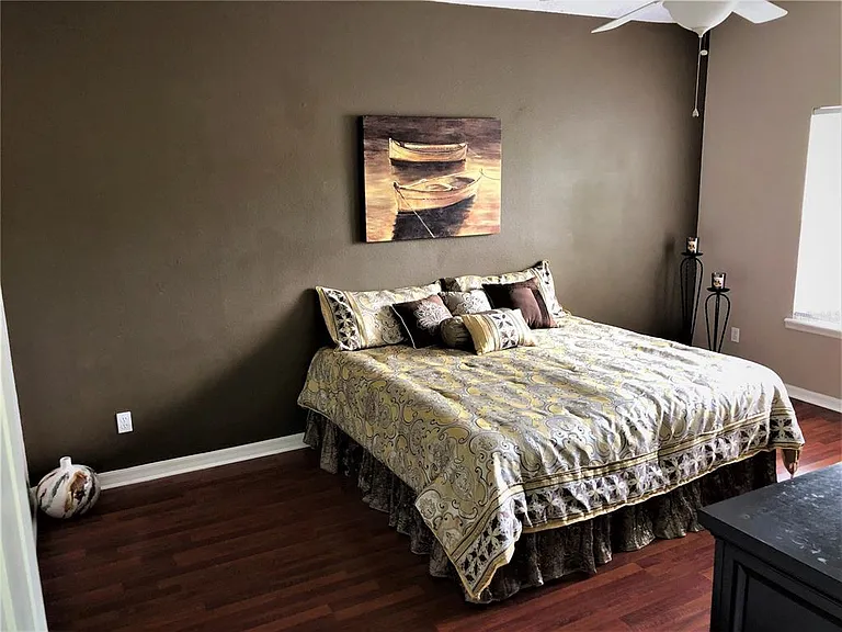 656 Pinebranch Cir — Photo 17