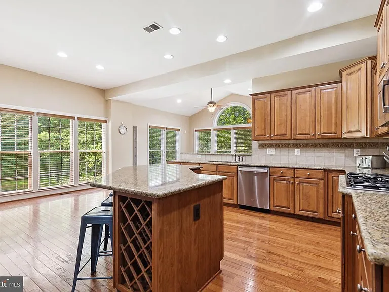 17205 Dewpoint Pl — Photo 6
