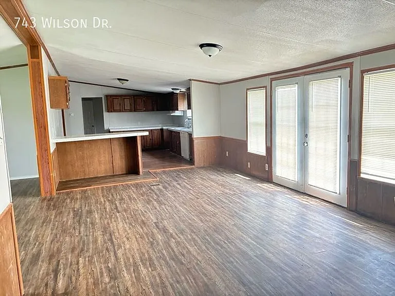 743 E Wilson Dr — Photo 18