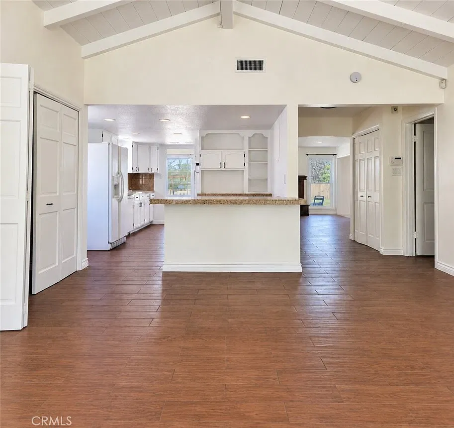 3 bed, 1808 sqft, $4,500 — Photo 2