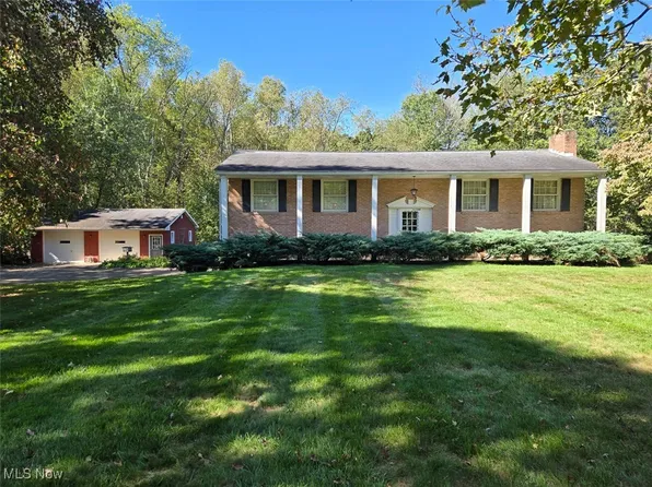 715 Minerva Rd, Magnolia, OH 44643