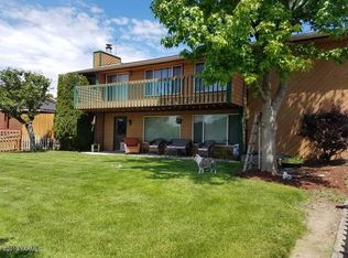 61 Sand Hill Rd, Grandview, WA 98930