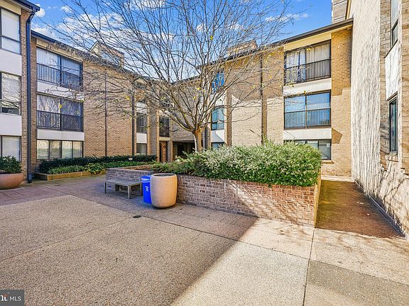 2nd image of 16 Monroe St APT 201