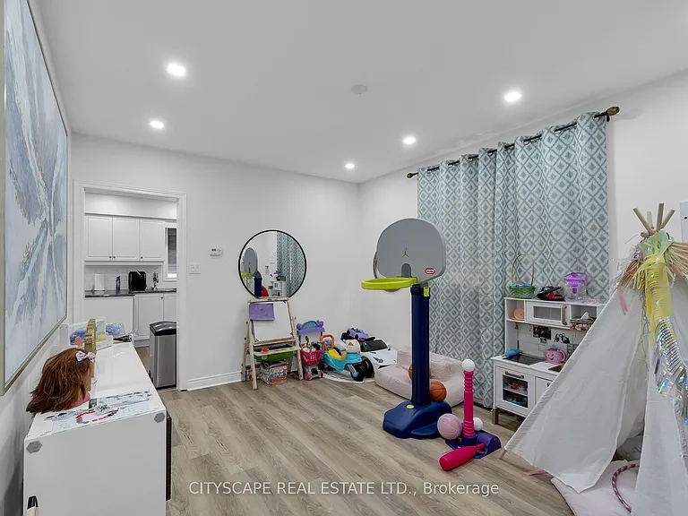 6421 Donway Dr — Photo 19