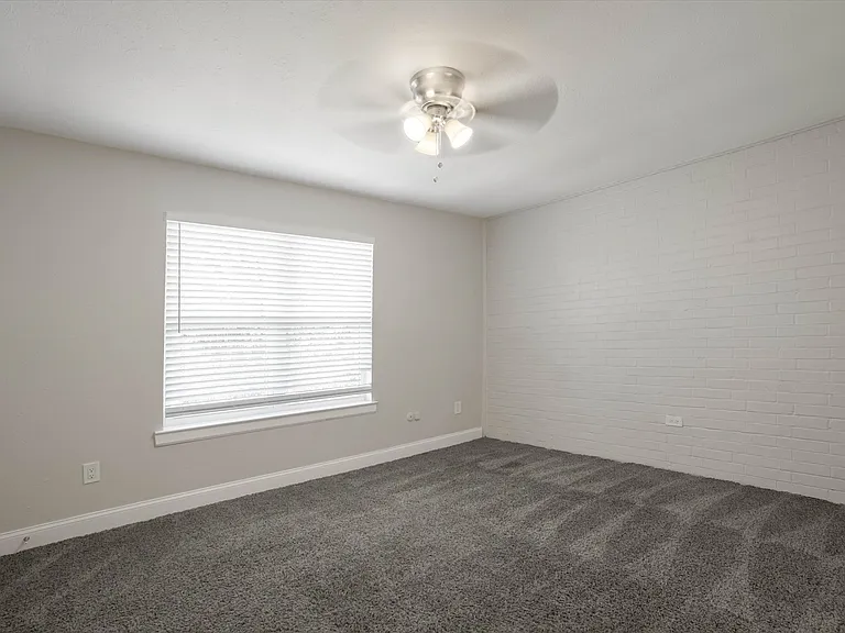 2203 Sheraton Dr — Photo 12