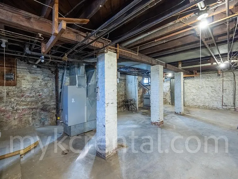 17 S 17th St — Photo 11
