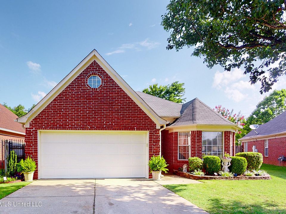 1st image of 60 Steffani Dr