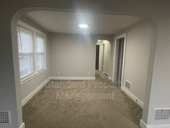 5th image of 193 Shepard Ave