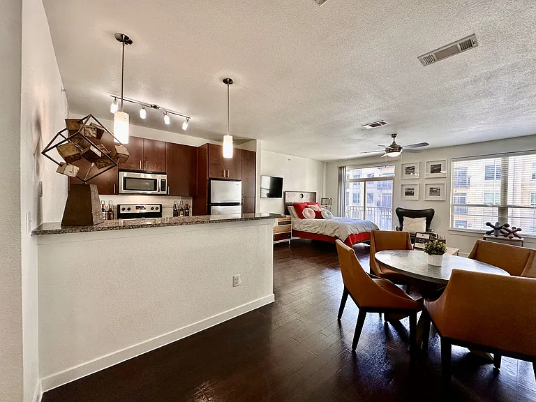 1800 Broadway — Photo 13