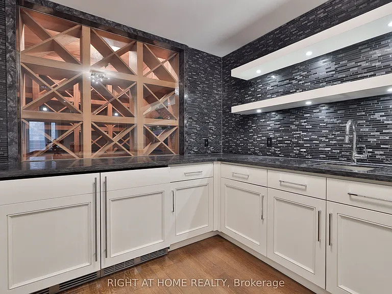 154 Munro Blvd — Photo 38