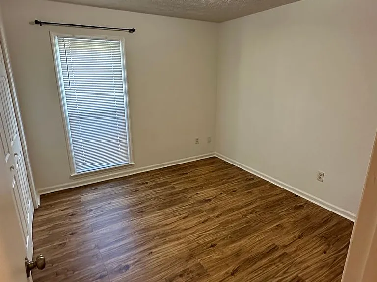 407 Ocean Ave — Photo 8