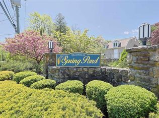 22 Spring Pond Dr, Ossining, NY 10562