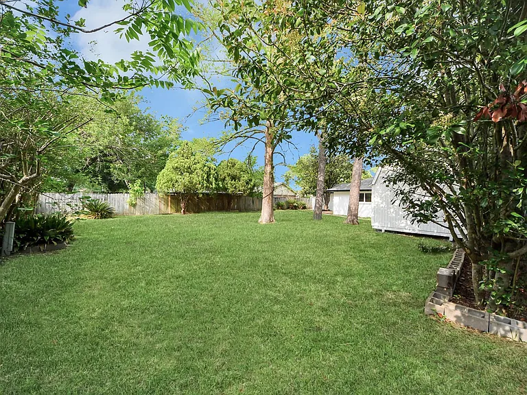 2407 Crestdale Dr — Photo 40