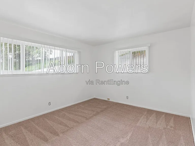 6 Riverside Blvd — Photo 8