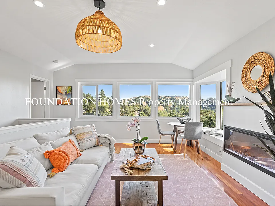 223 Scenic Rd