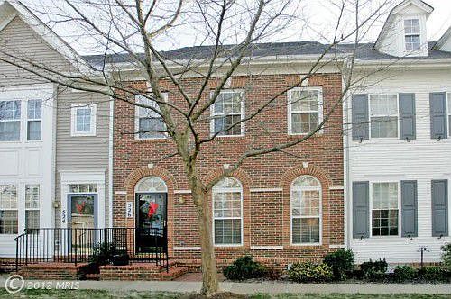 1st image of 526 Lawson Way