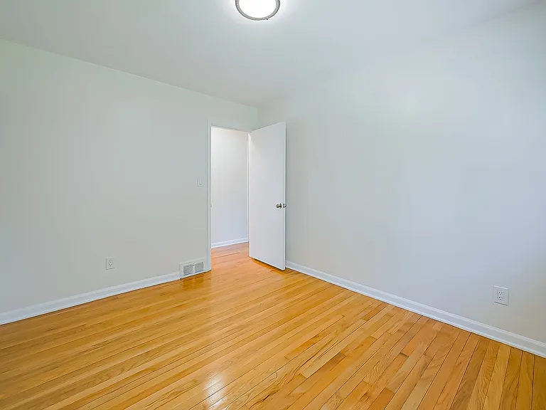 8701 Brookville Rd — Photo 13
