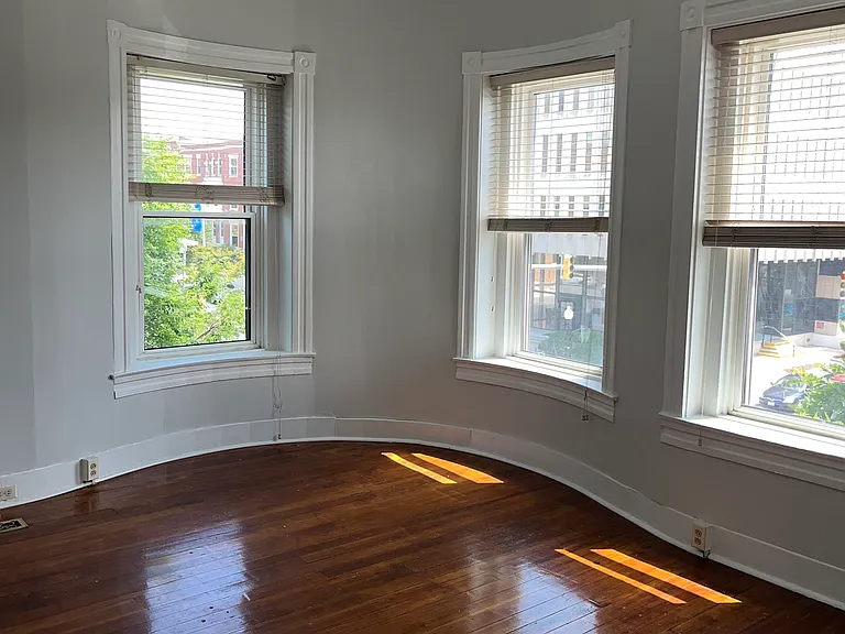 2646 N Charles St — Photo 8