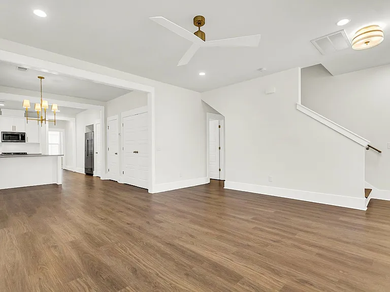 254 Symphony Ave — Photo 12