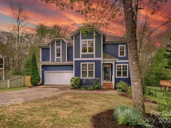 426 Mountain Wasp Dr, Biltmore Lake, NC 28715