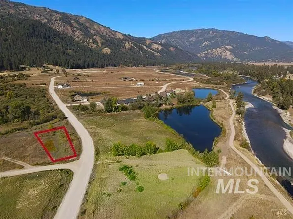 11 Singing Spgs, Garden Valley, ID 83622