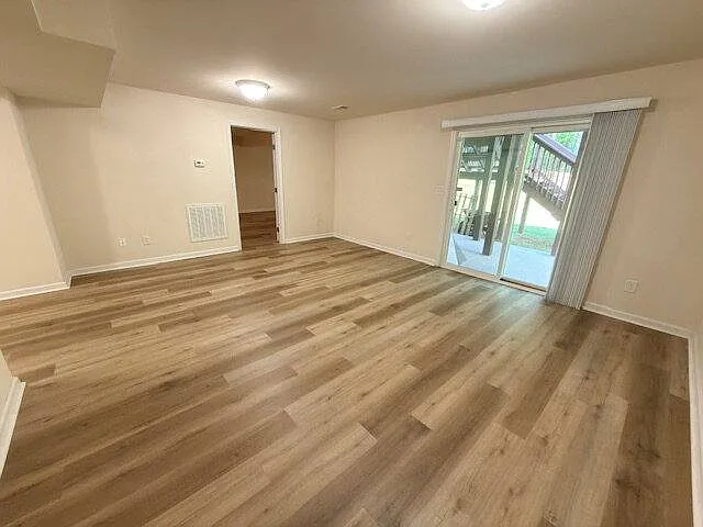 679 Stonebury Cir — Photo 3