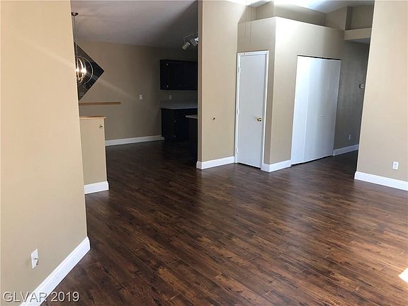 4th image of 2104 Saxton Hill Ave