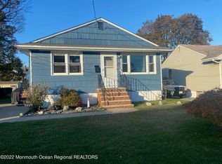 21 W 1st St, Keyport, NJ 07735