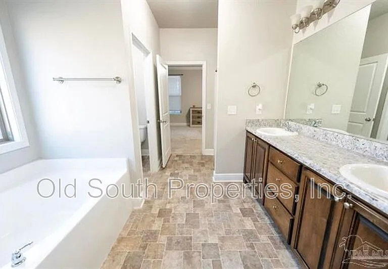 1060 Bretts Way — Photo 14