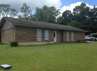 5621 Claresholm Dr, Gautier, MS 39553