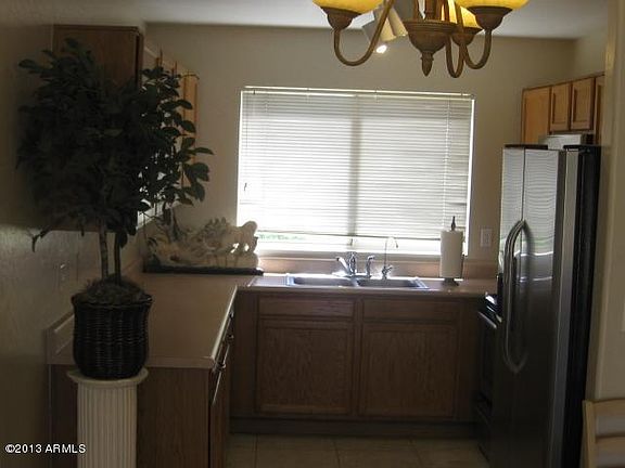 4th image of 728 E Potter Dr