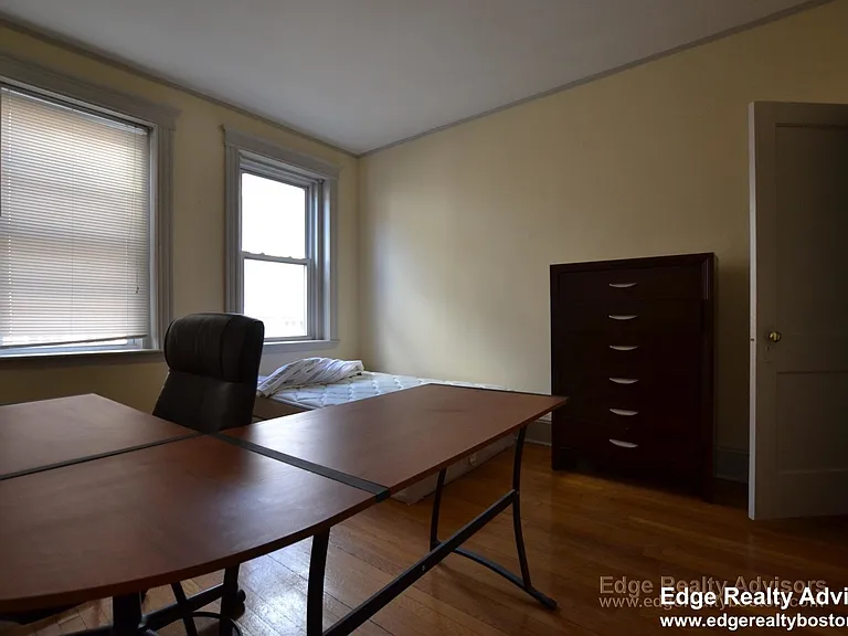 43 Orkney Rd #2 — Photo 8