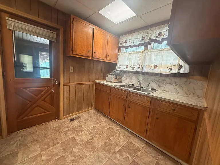 450 Cedar St — Photo 7