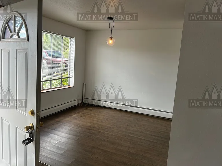2623 Malmquist Ave — Photo 3