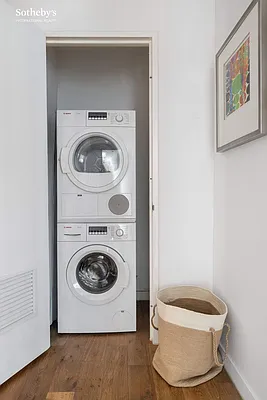 Laundry, photo 1